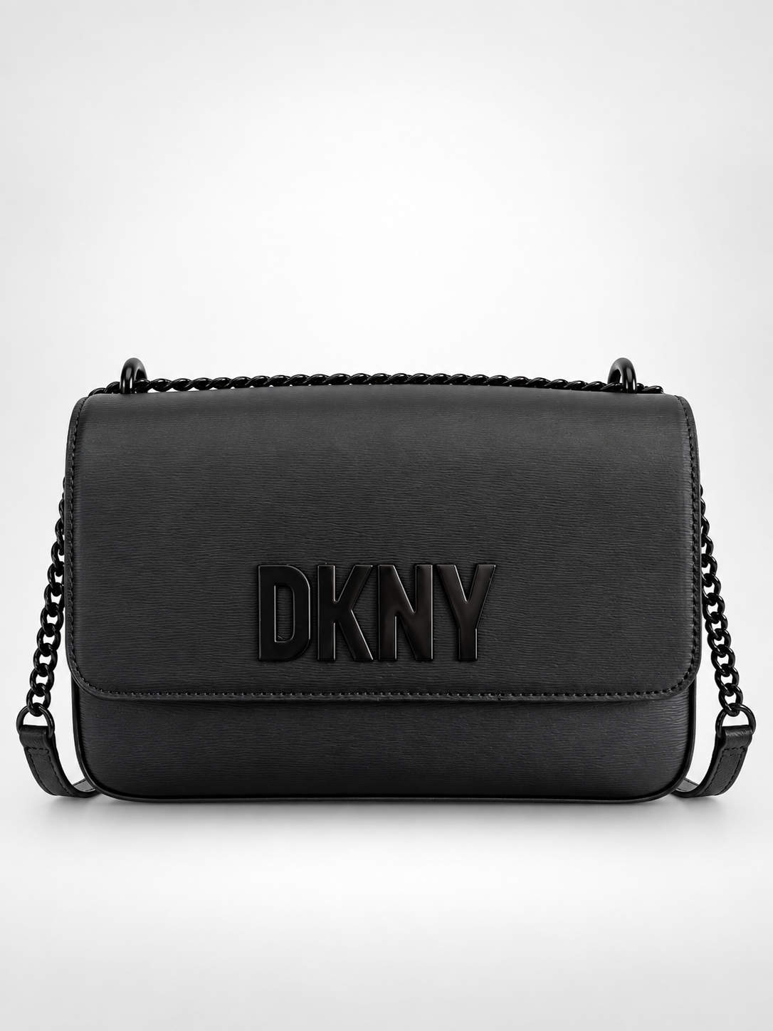 Cartera negra DKNY, fotografía editorial de Benella Boutique